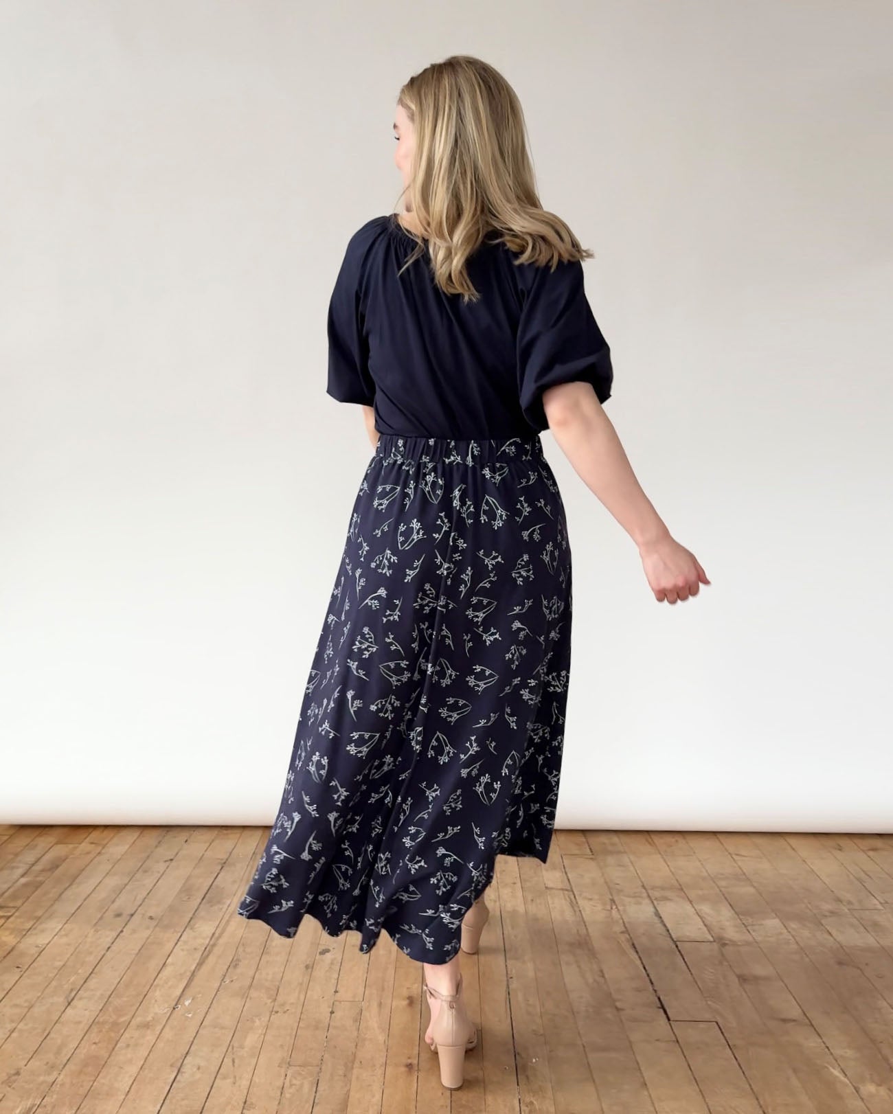 FAWN printed skirt in Navy/White