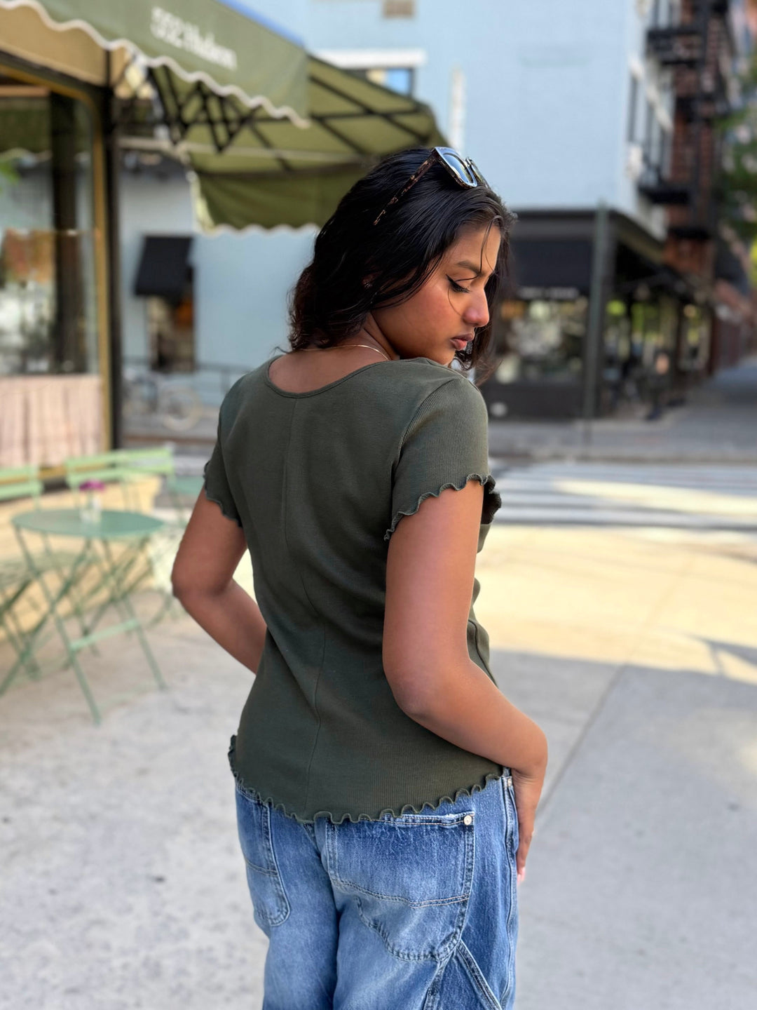 KELSIE tee in Olive Shadow