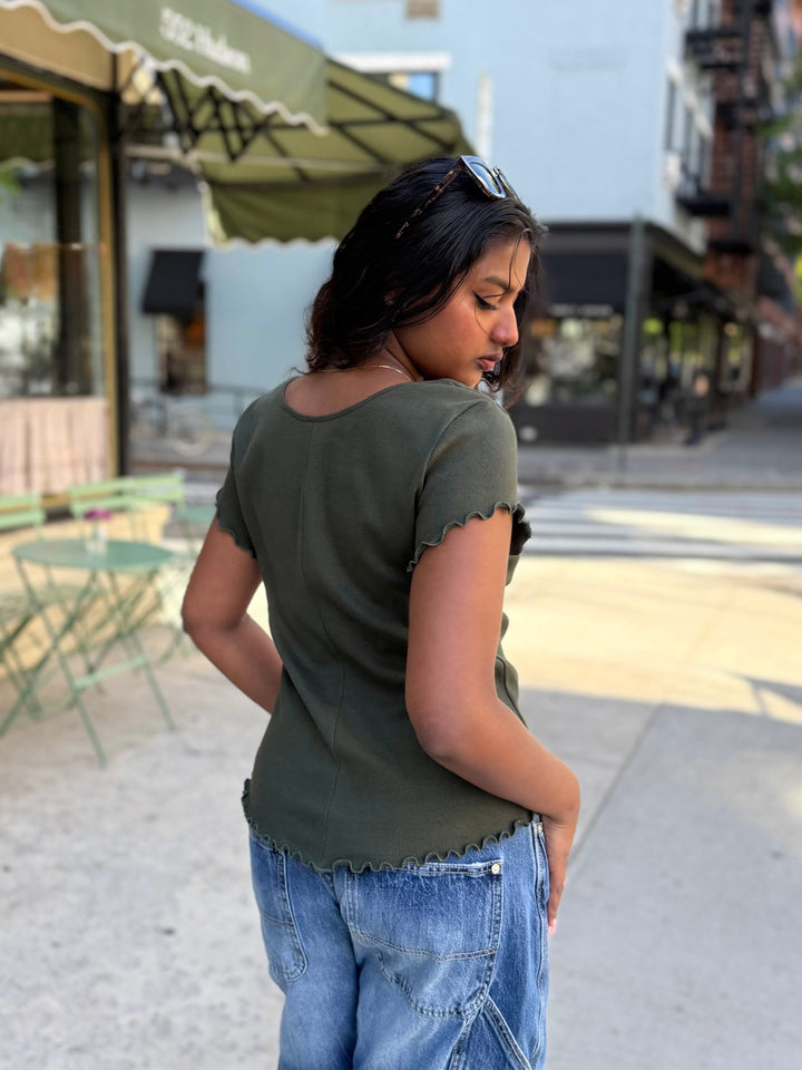 KELSIE tee in Olive Shadow