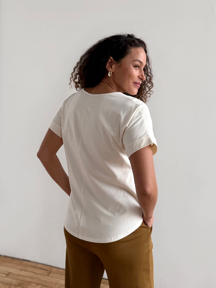 CAELYN tee in Chalk