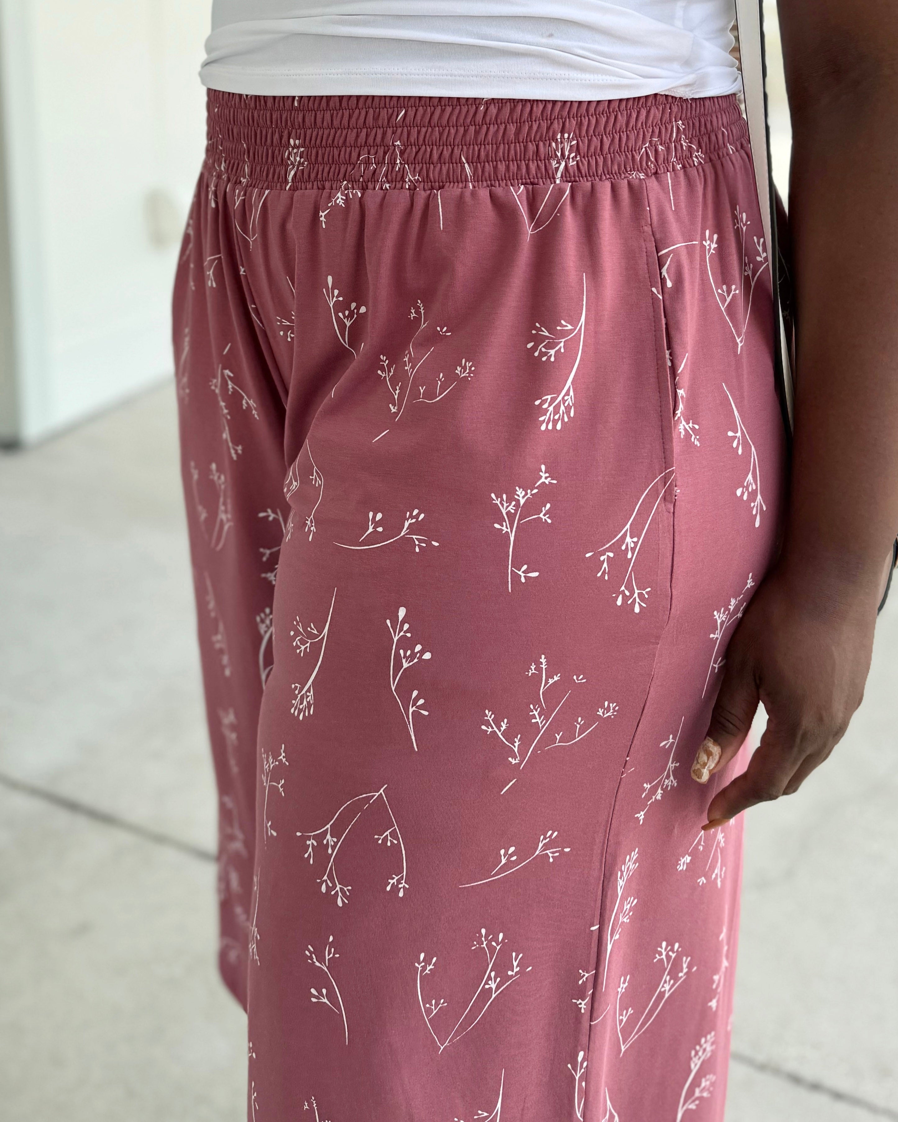 EDEN smocked capri pants in Vintage Mauve/White – Elegantees