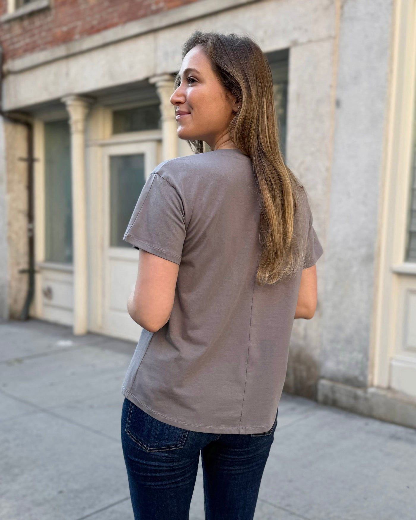 EMMY tee in Circular Grey