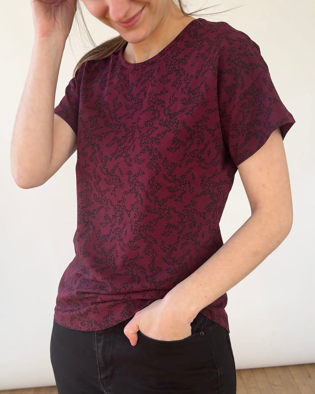 EVERYDAY printed tee in Currant/Black