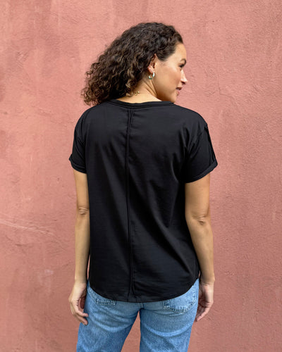 LEISURE tee in Black