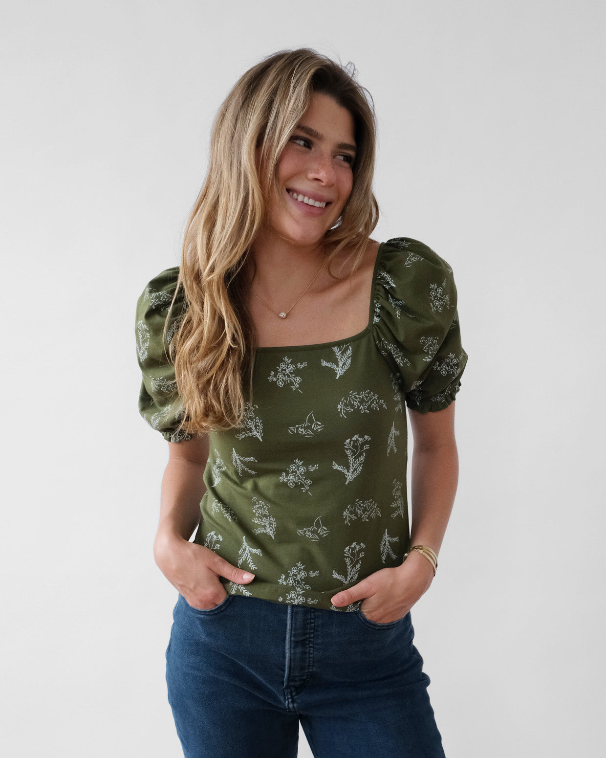 PETUNIA printed top in Olive/White