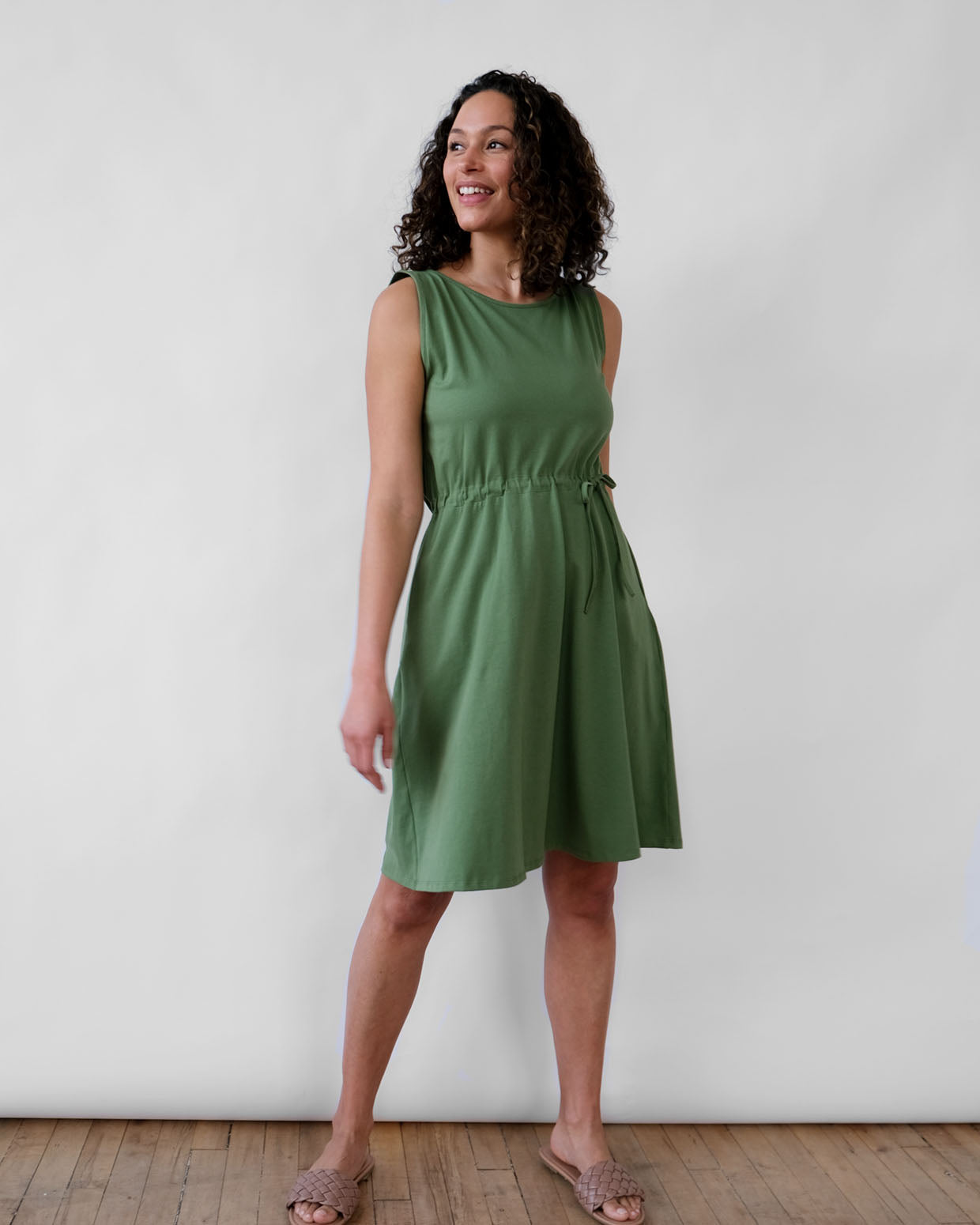 SUMMER dress in Vineyard Green Elegantees SUMMER dress in Vineyard Green Elegantees