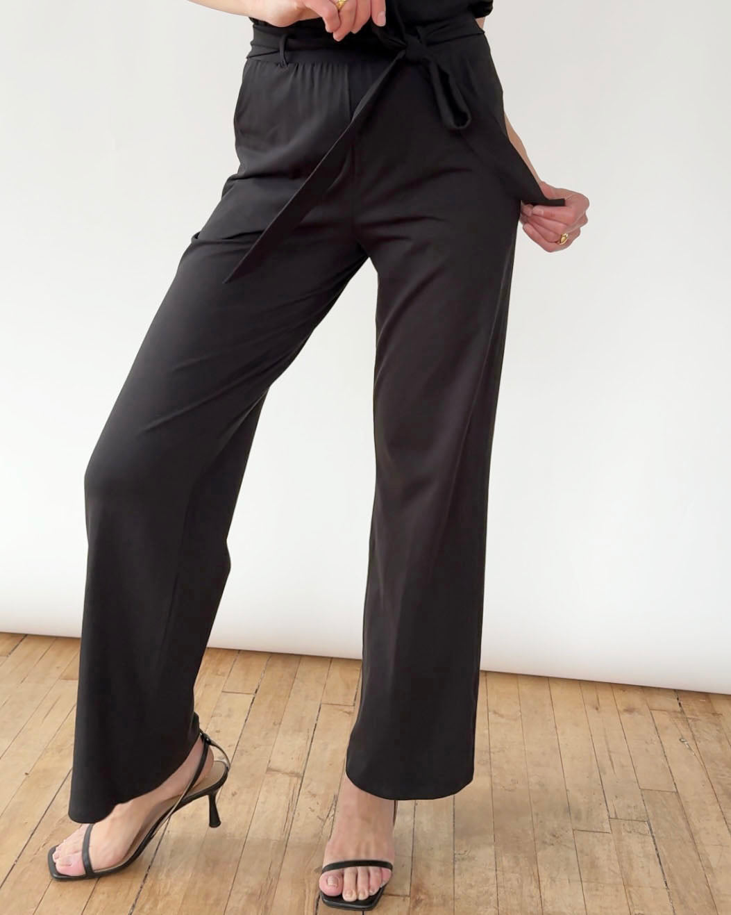 ZELLA high-waist pants in Black