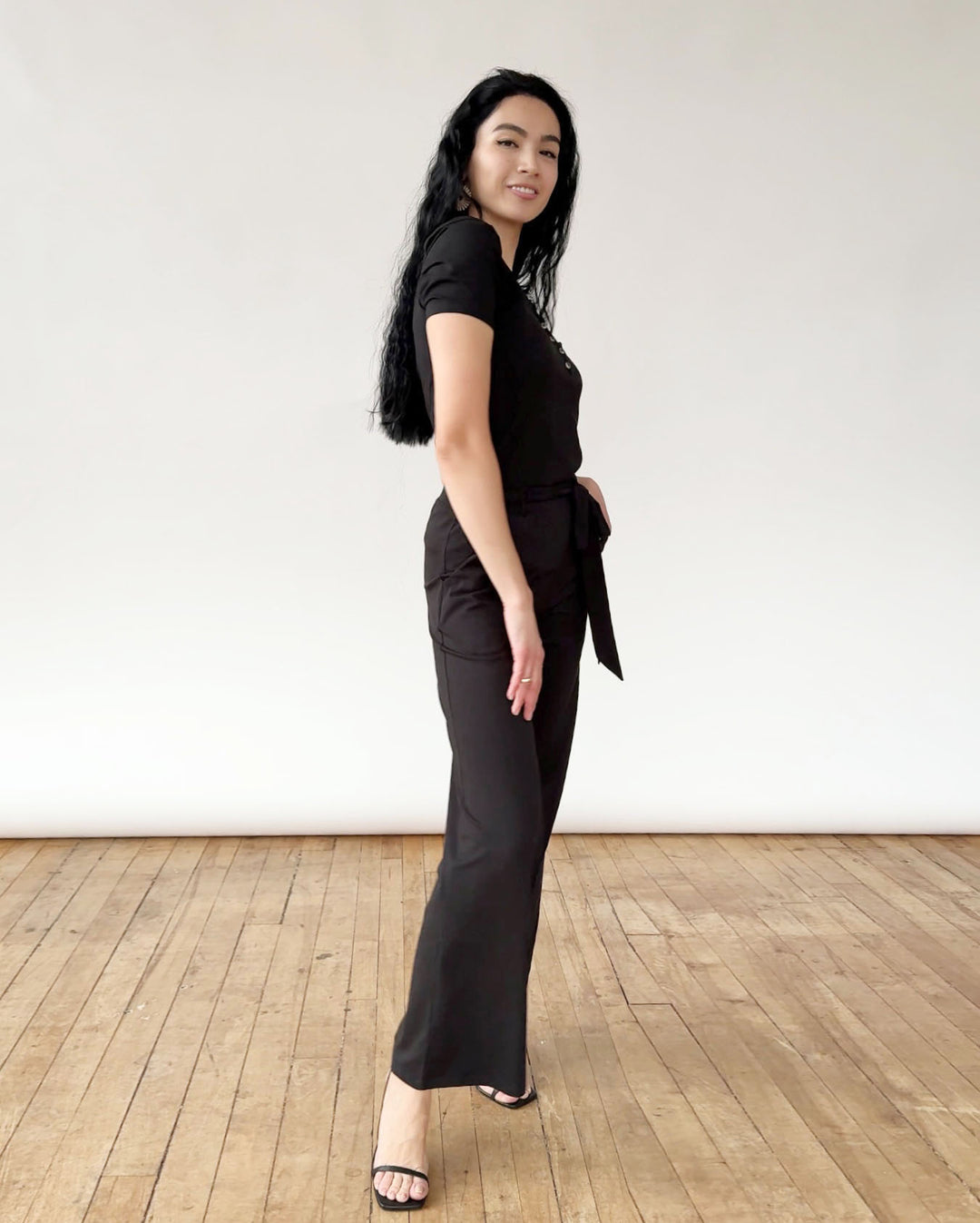 ZELLA high-waist pants in Black – Elegantees ZELLA high-waist pants in Black – Elegantees