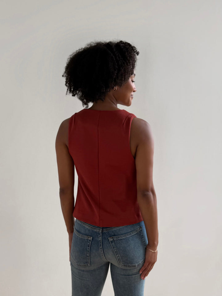 SULLIVAN heavy knit vest in Gunmetal, Red Amber