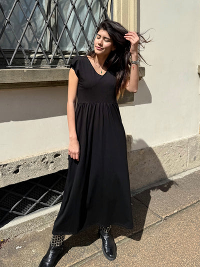 DINAH dress in Black