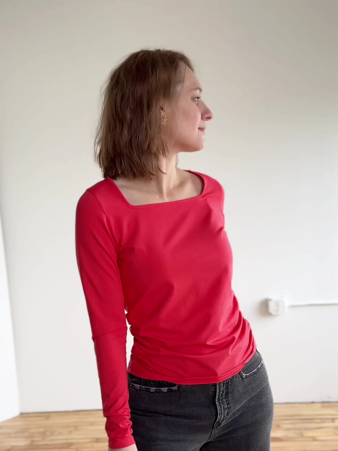 NURY ruched tee in Coral Red