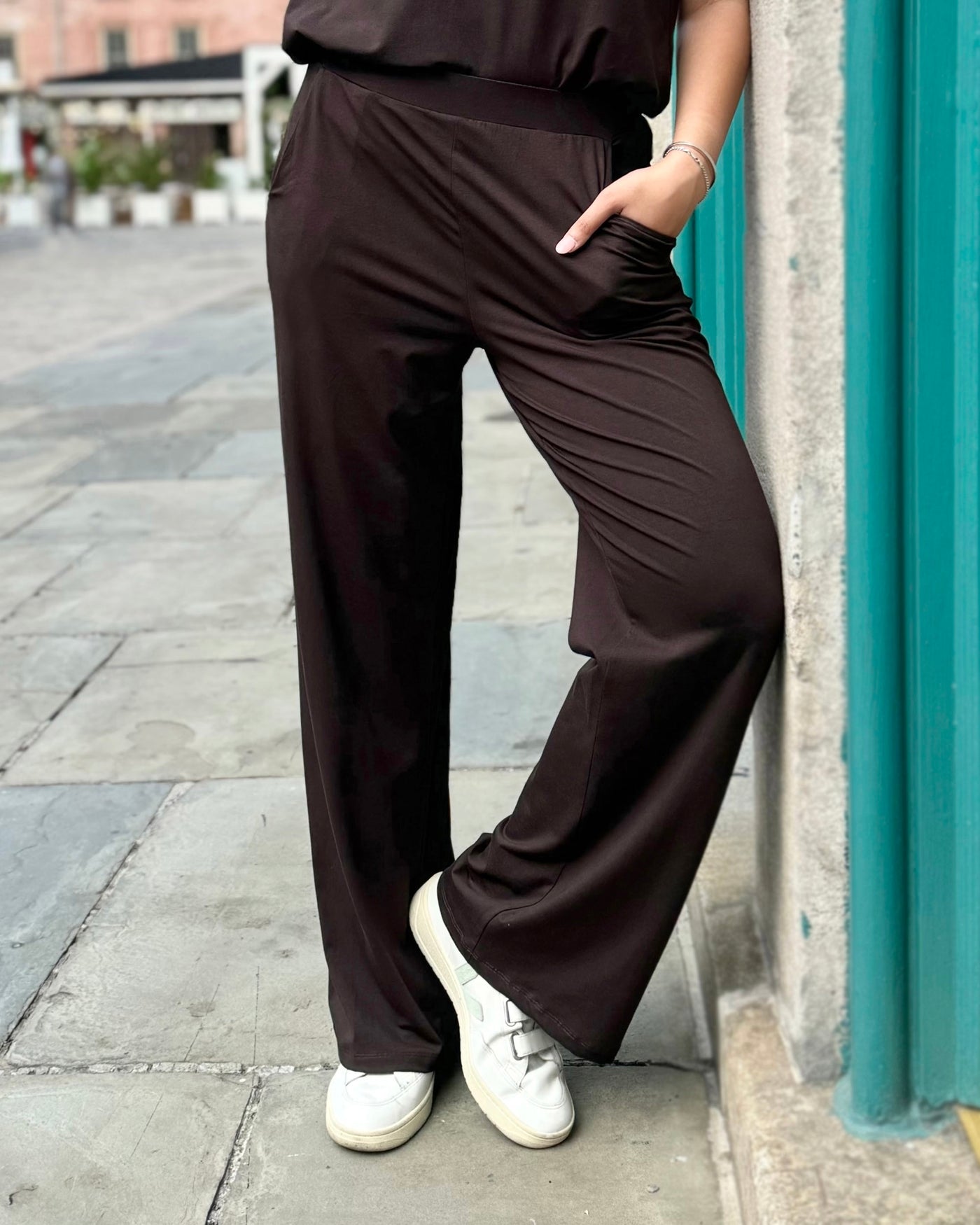 RAE high-rise pants in Chocolate Torte