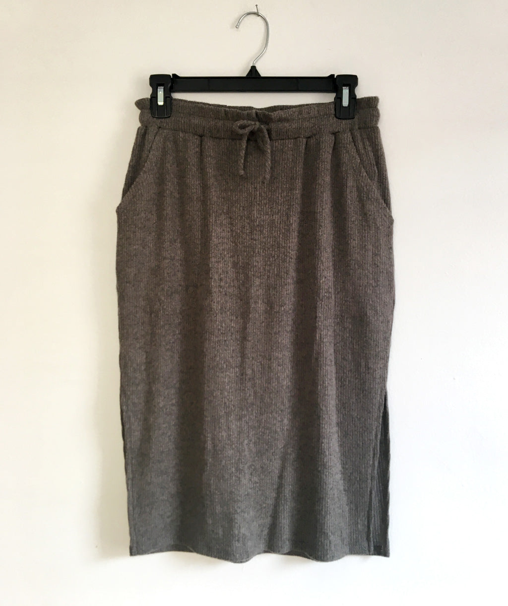 CITY sweater knit skirt in Dark Sage<br/>(Less than perfect)