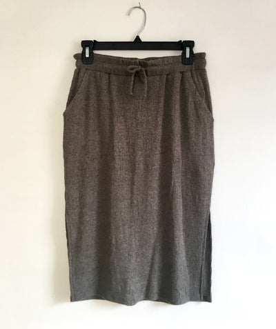CITY sweater knit skirt in Dark Sage<br/>(Less than perfect)