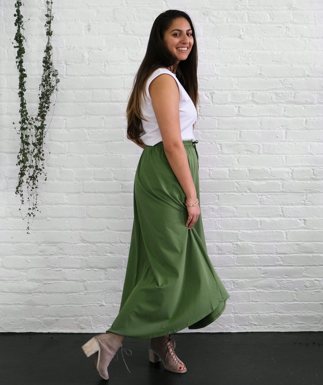 BETH skirt in Vineyard Green