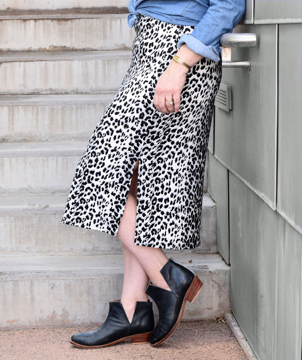 CARRIE cheetah print pencil skirt in Black/Grey