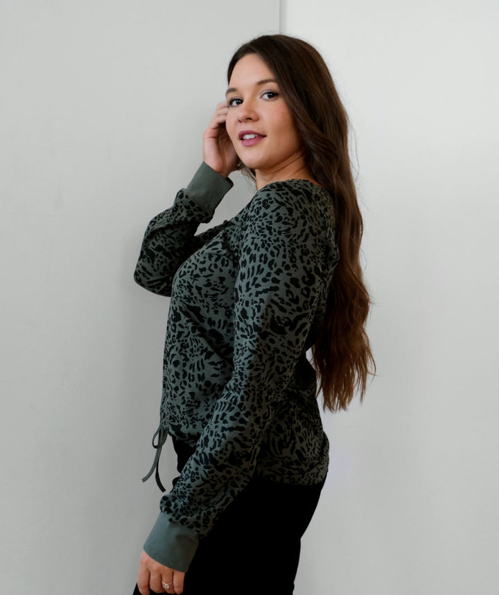 EVERLY printed top in Jungle Green