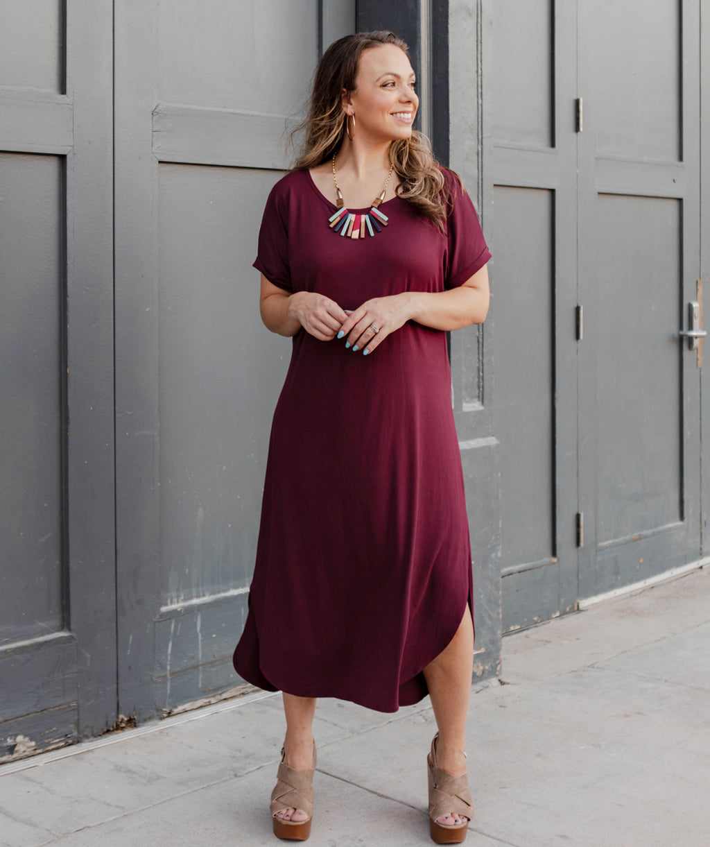 HEIGHTS midi dress in Burgundy Elegantees HEIGHTS midi dress in Burgundy Elegantees