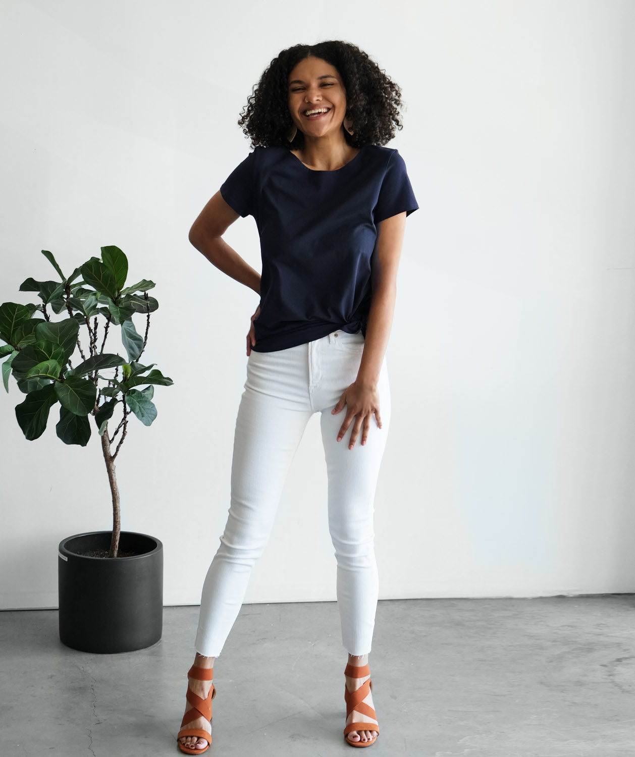 JUNO tee in Navy