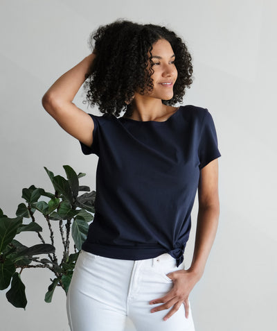 JUNO tee in Navy