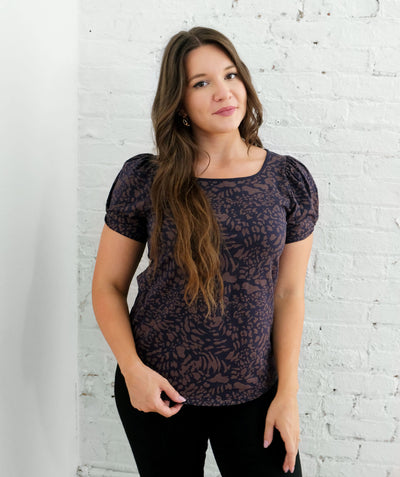 LEONA printed tee in Navy/Taupe