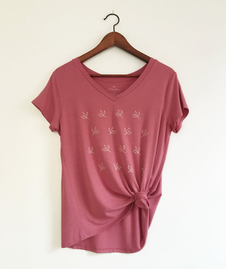LOGO v-neck tee in Mauve Pink