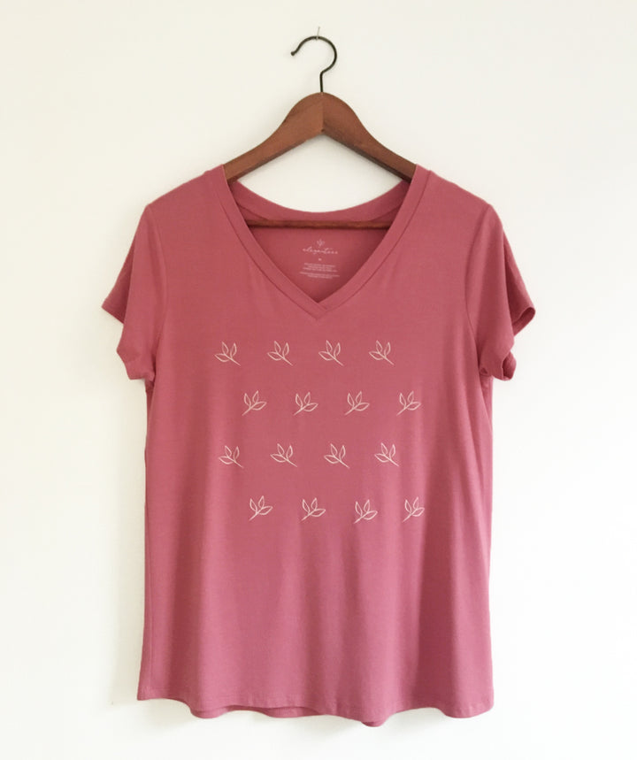 LOGO v-neck tee in Mauve Pink