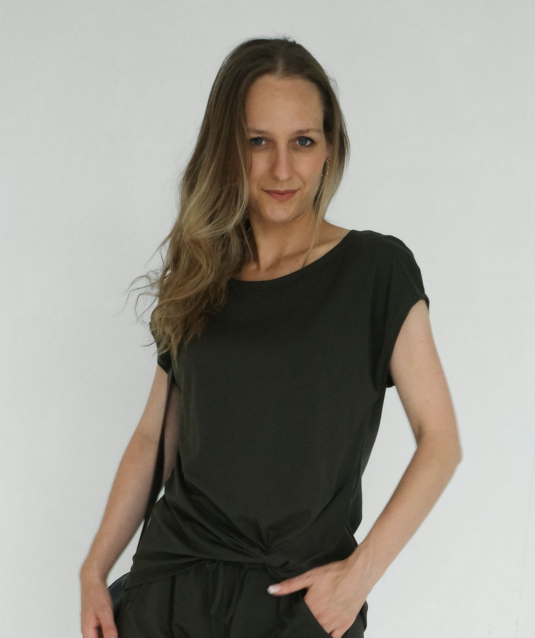 SITA tee in Dark Olive