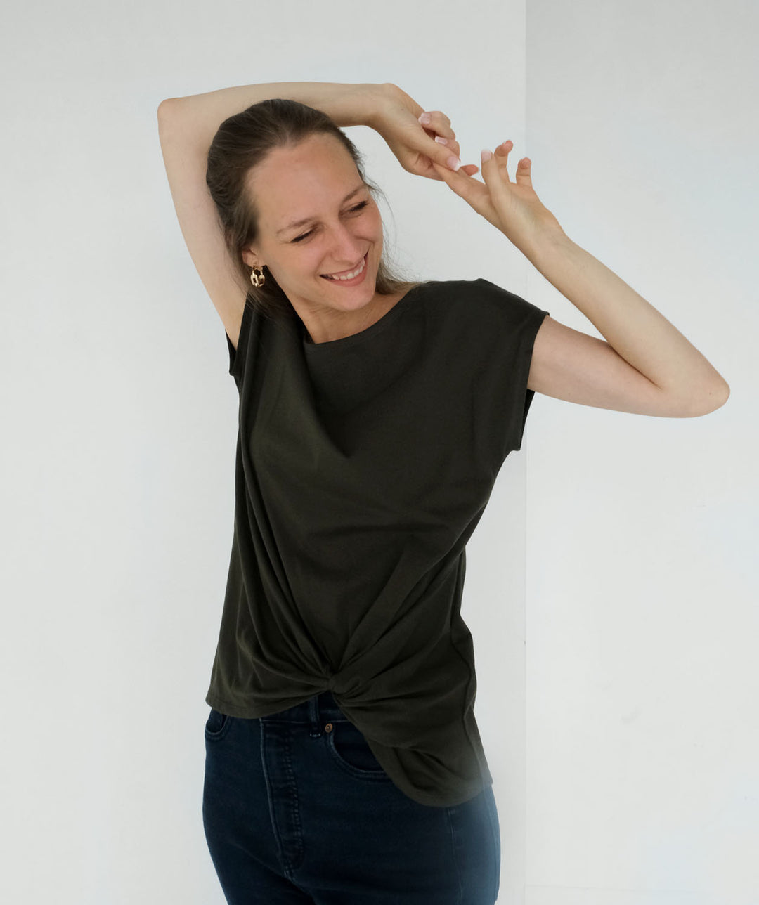 SITA tee in Dark Olive