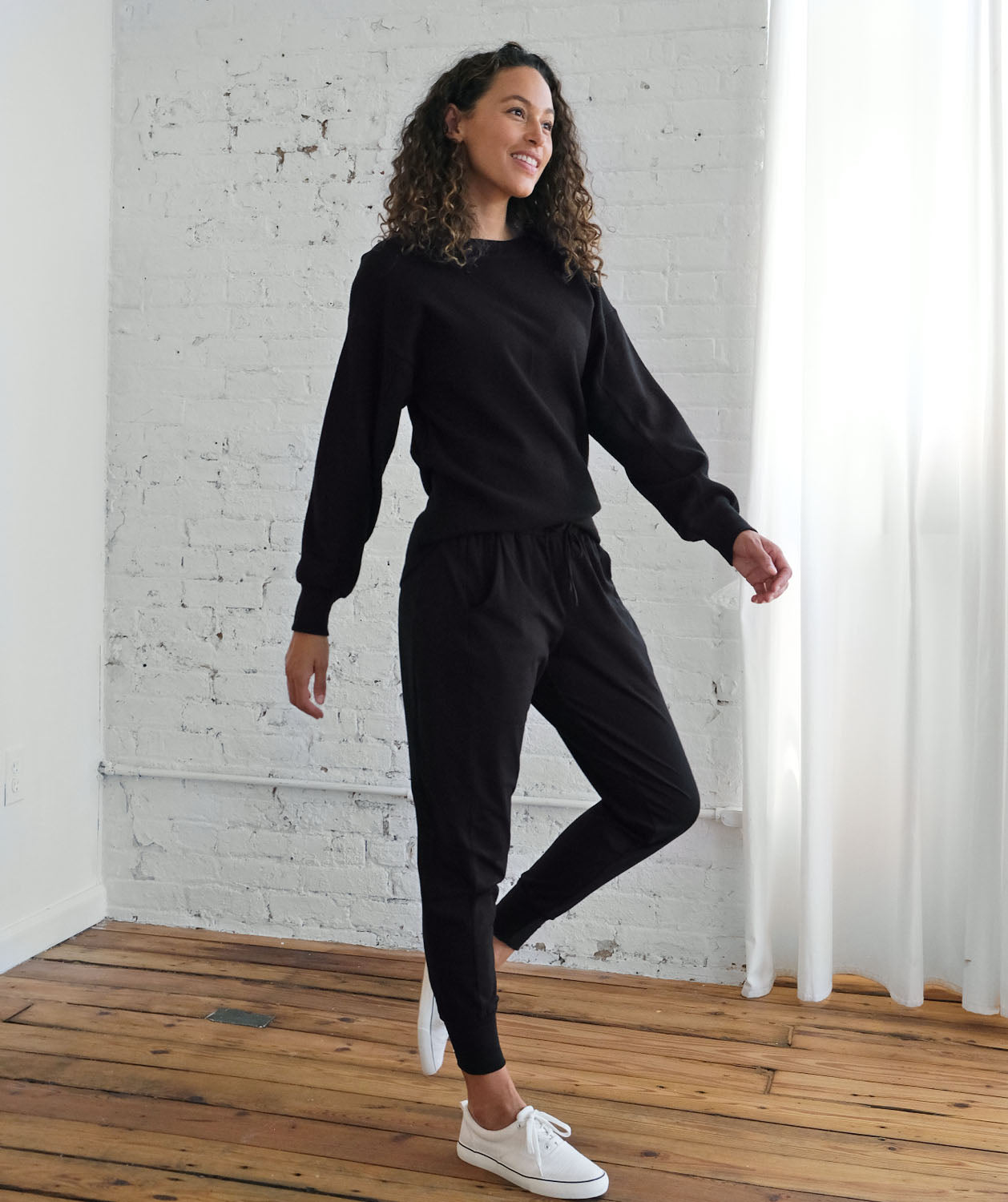 TULASI joggers in Black