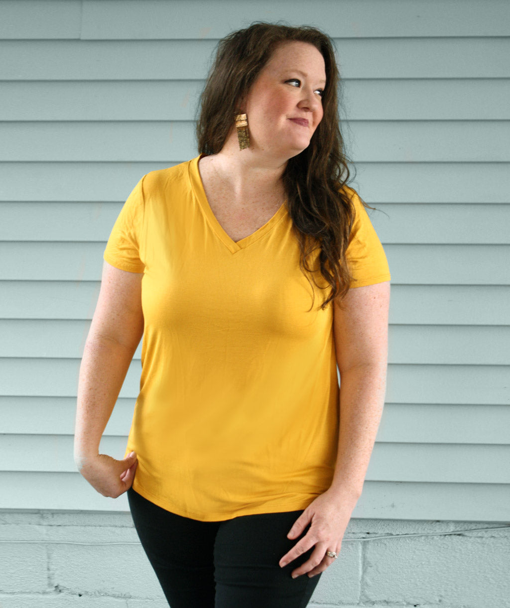 V-NECK basic tee in Mustard