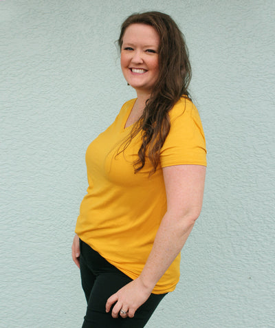 V-NECK basic tee in Mustard