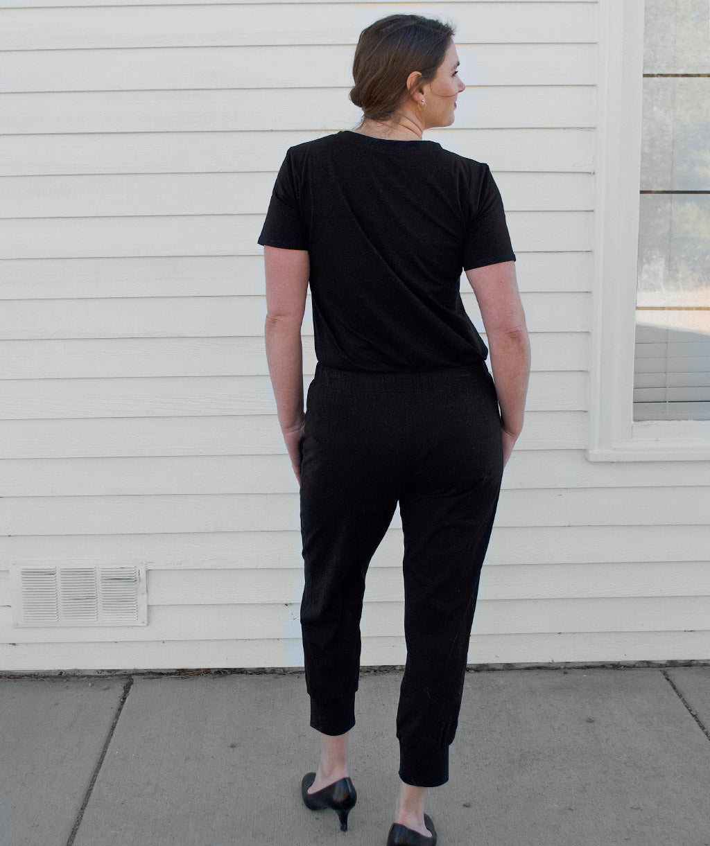 WILLOW mid-rise joggers in Black