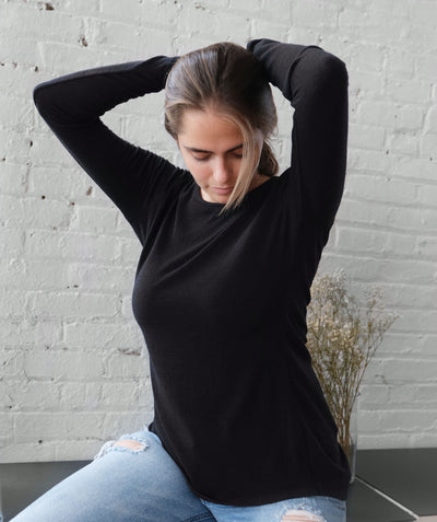 WINSLOW lightweight sweater top in Black